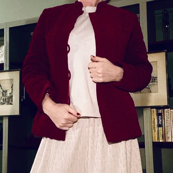 Gorgeous Vintage Velvet Jacket - Picture 1 of 16
